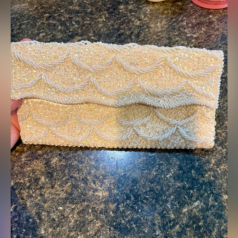 Vintage Silk Lined Beaded Cream Iridescent Mermaid Scale Patterned Sequin Clutch - Picture 3 of 9